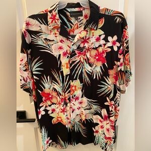 No Boundaries Tropical Floral Shirt - Black, Red, Green Men’s XL